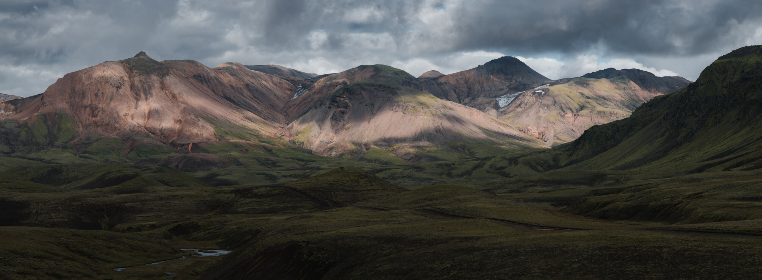 Trek from Landmannalaugar to Þórsmörk